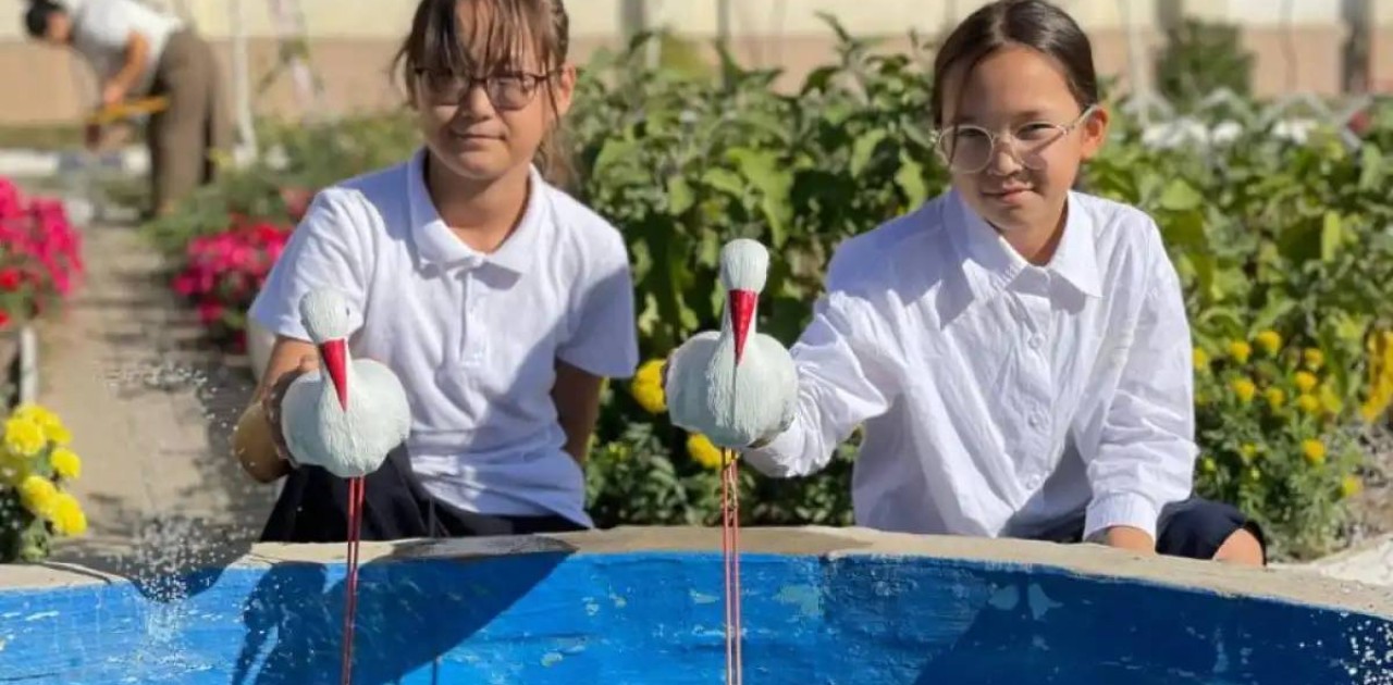 Елордалық оқушылар мектеп ауласын жасыл зертханаға айналдырды