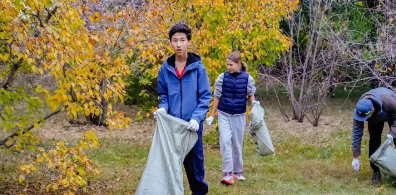 Астанадағы Орталық саябақта «Таза Қазақстан» акциясы өтті