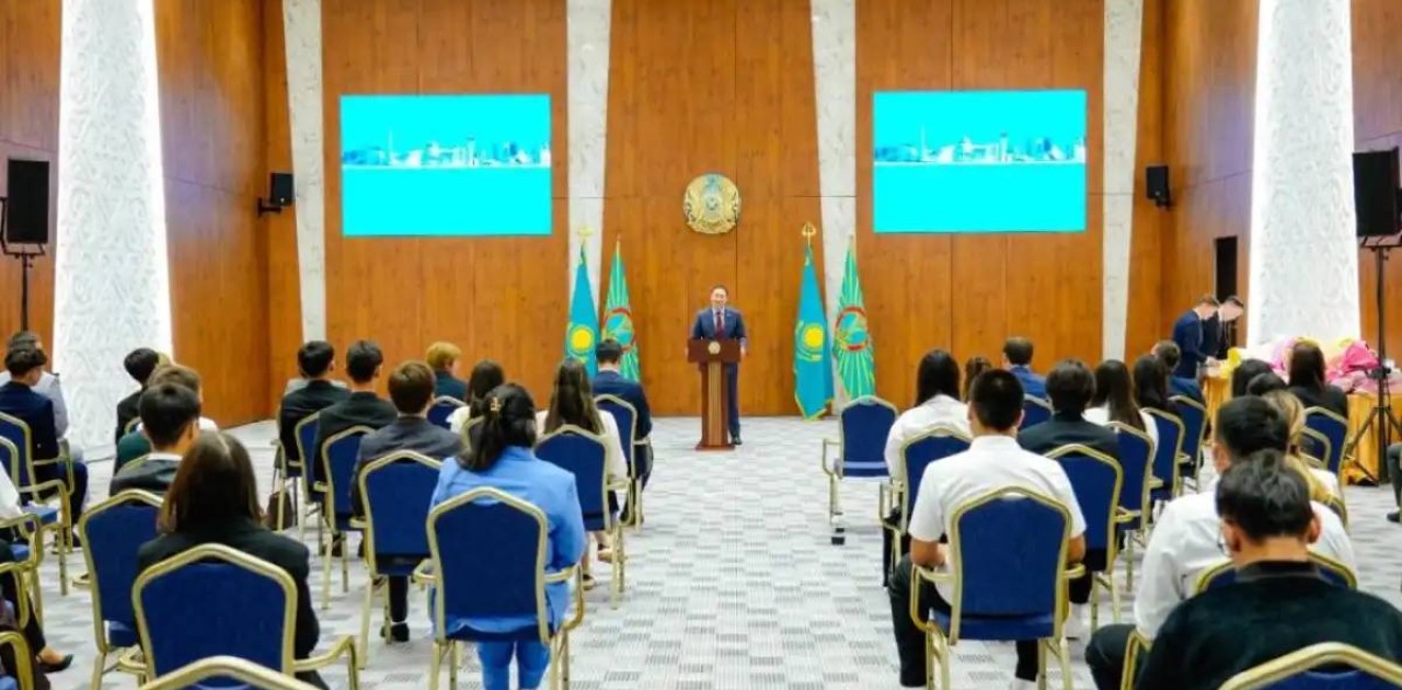 Астанада әлеуметтік осал отбасылардан шыққан түлектер ЖОО-ларда білім алады