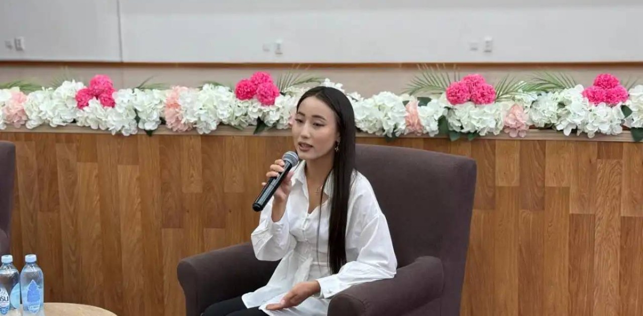 Jastar Talks: полиглот Ақерке Орынғалиева астаналық студенттермен сұхбаттасты