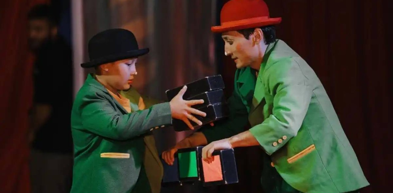 «Ретро Шапито циркі» Астанада «Таза Қазақстан» акциясын өткізді