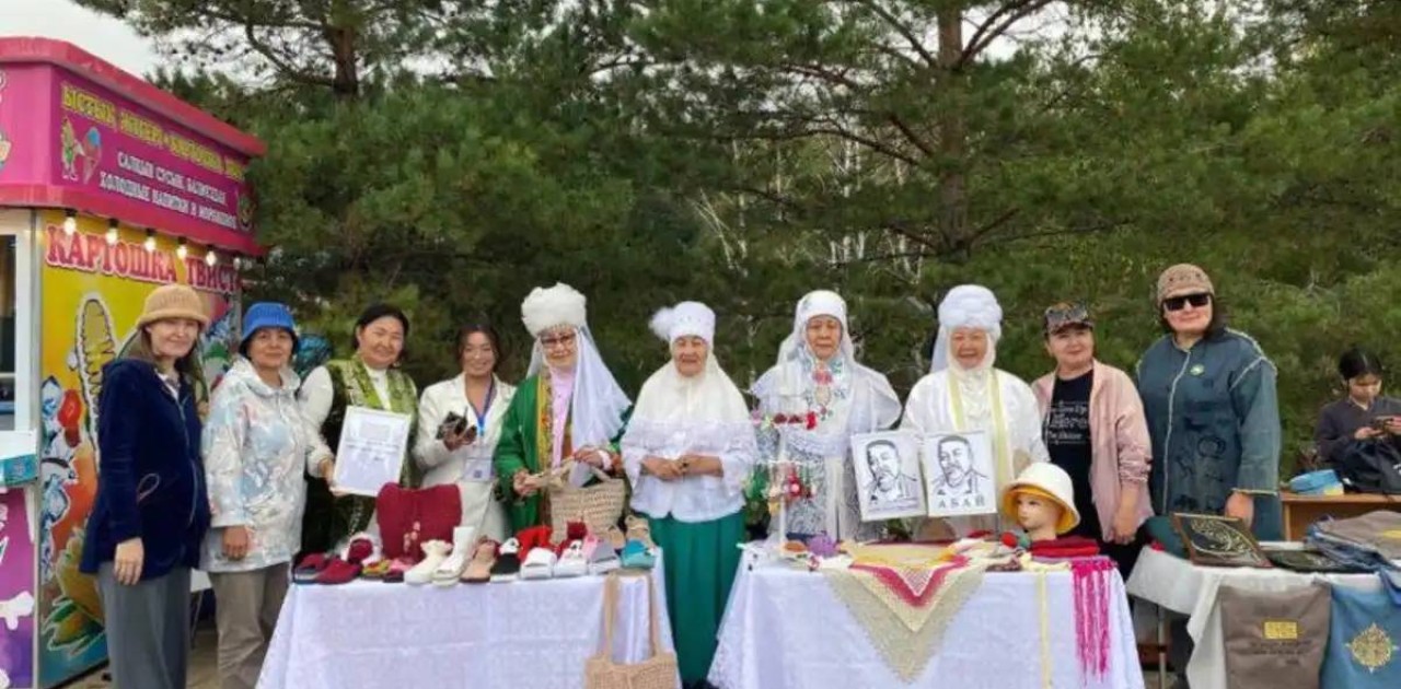 Астанада Конституция күні мен Абайдың 180 жылдығы қатар тойланды