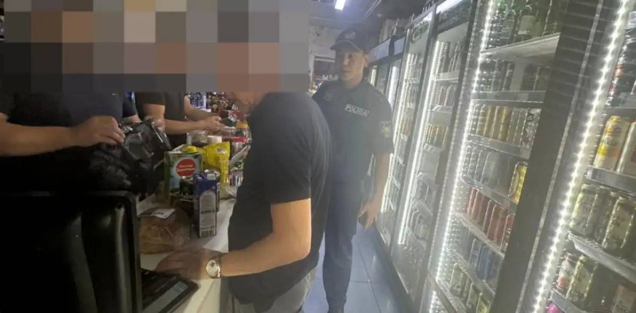 «Заң және тәртіп»: елордадағы сауда орнында тыйым салынған өнімдер тәркіленді