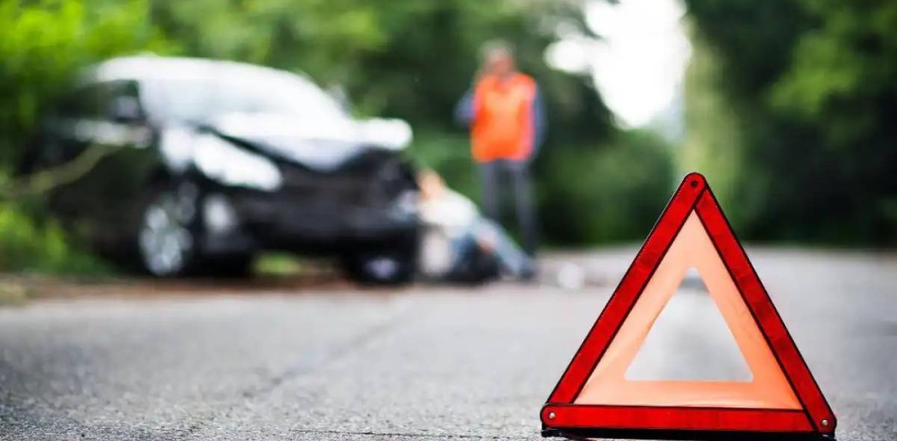 Астанада электрсамокат жүргізушісін көлік қағып кетті