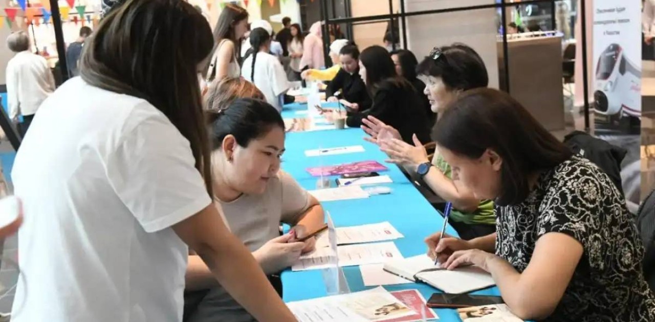 Астанада бос орындар жәрмеңкесінде екі мың жұмыс орны ұсынылды