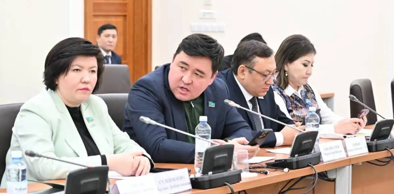 Депутат әлеуметтік қызметкерлердің жалақысын көтеруді ұсынды