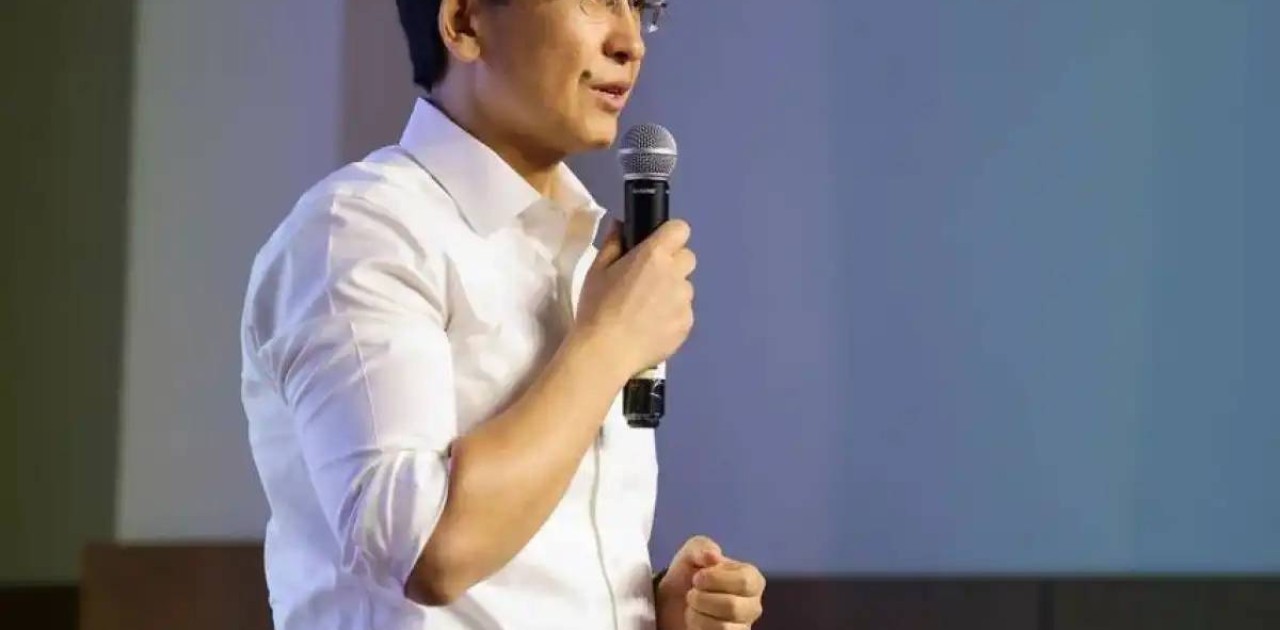 Асхат Аймағамбетов сүйінші сұрады