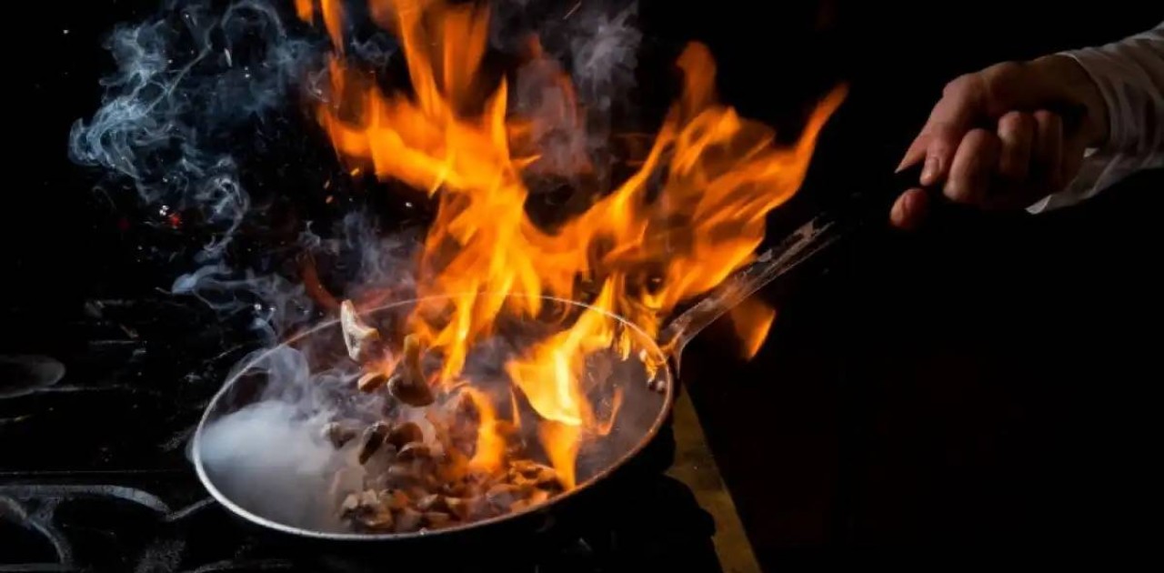 Ас үйде май немесе майлы тағам тұтанып кетсе не істеу керек