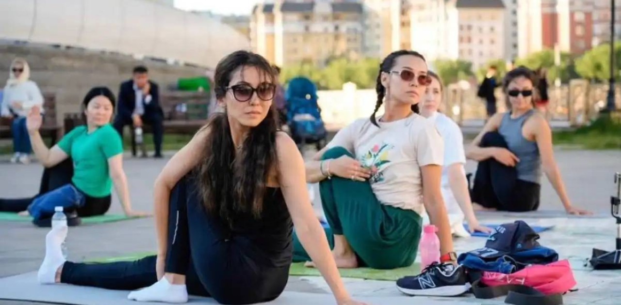 Астанада ашық аспан астында тегін йога жаттығулары өтеді