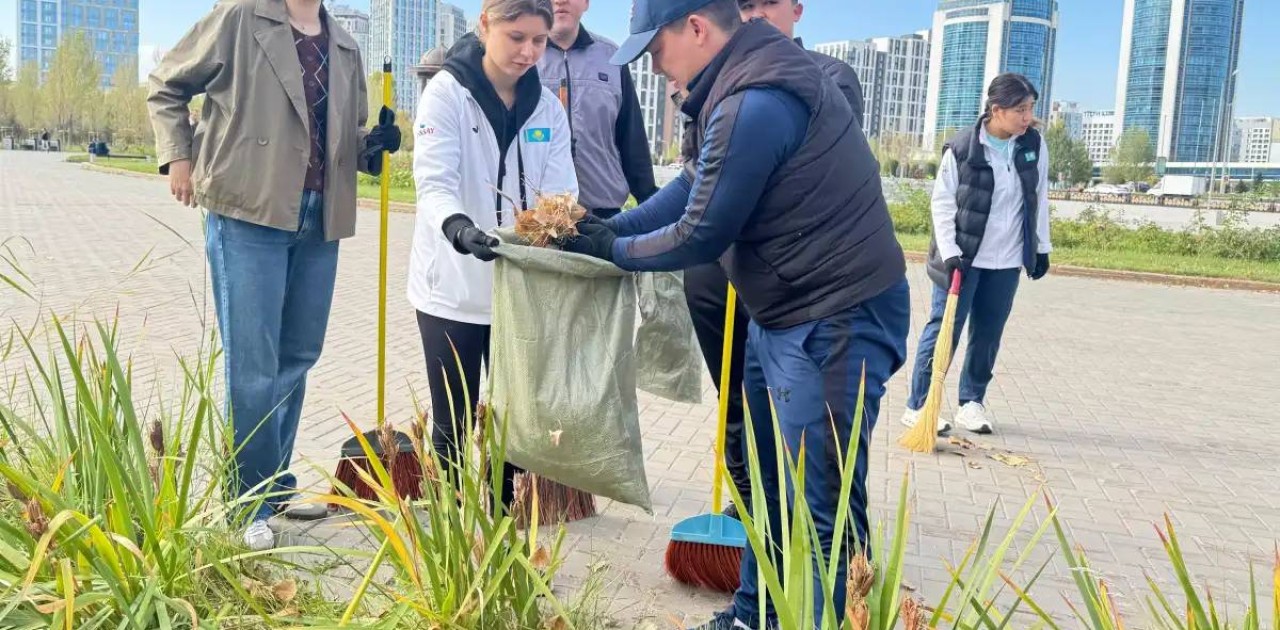 Танымал спортшылар жалпықалалық сенбілікке үлес қосты