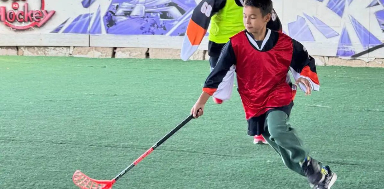 Астанада Funny Sport жобасы аясында флорболдан сайыс өтті