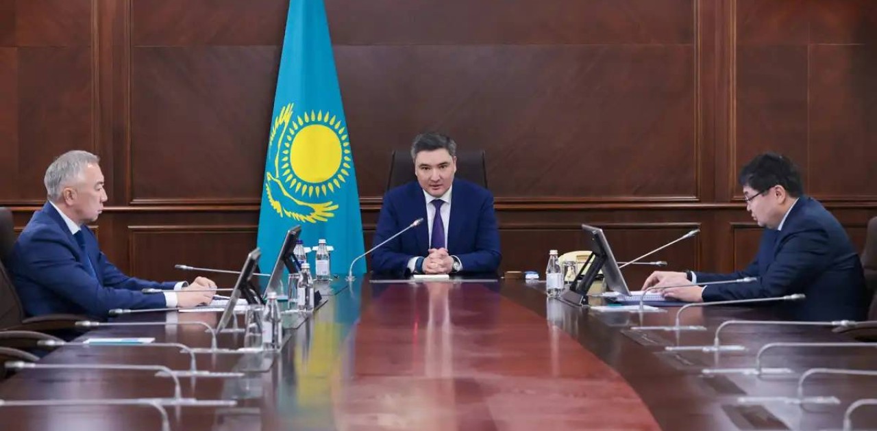 Олжас Бектенов кәсіпкерлерді екі апта ішінде салық төлеуге шақырды