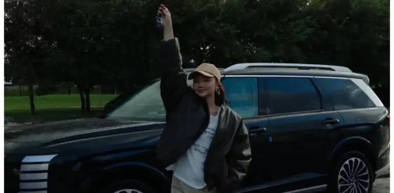 Қайрат Нұртастың қызы жаңа көлігін көрсетті