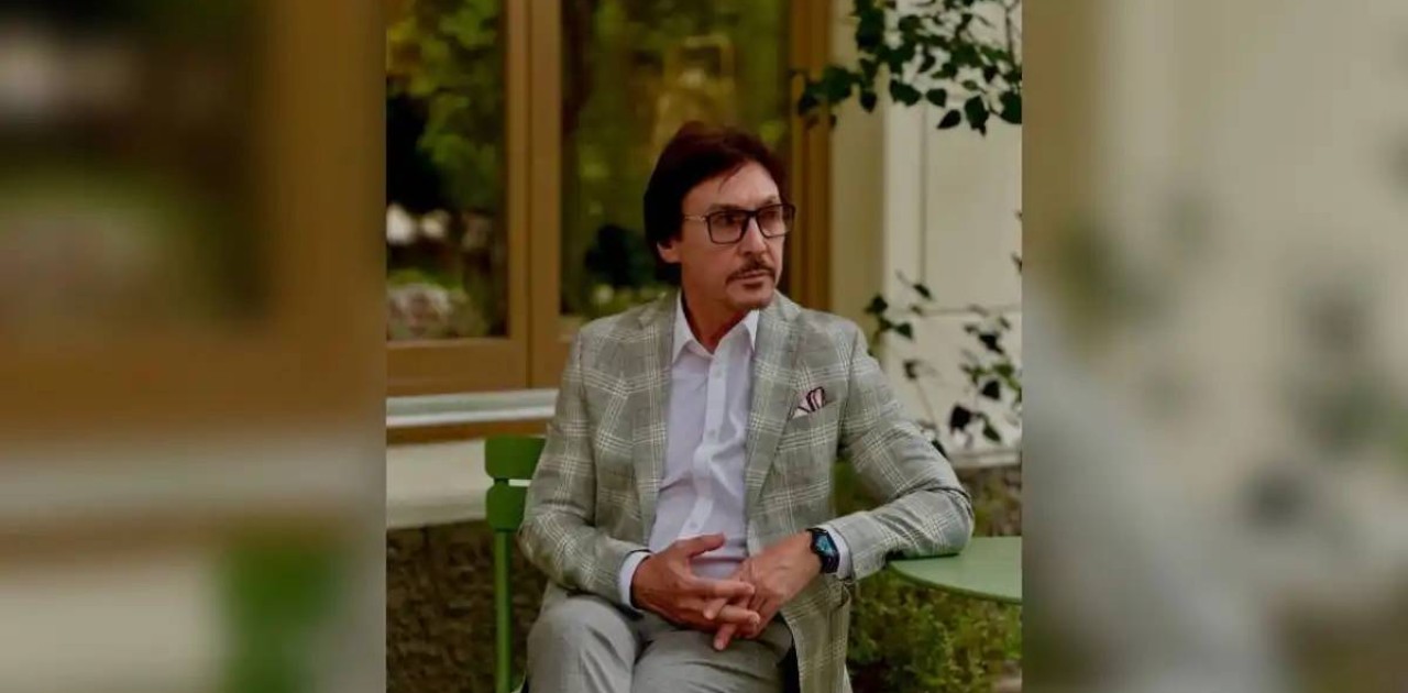 «1,5 млн теңге»: Жан Байжанбаевпен киноға түсу үшін ақша сұрады деген ата-ана шу шығарды