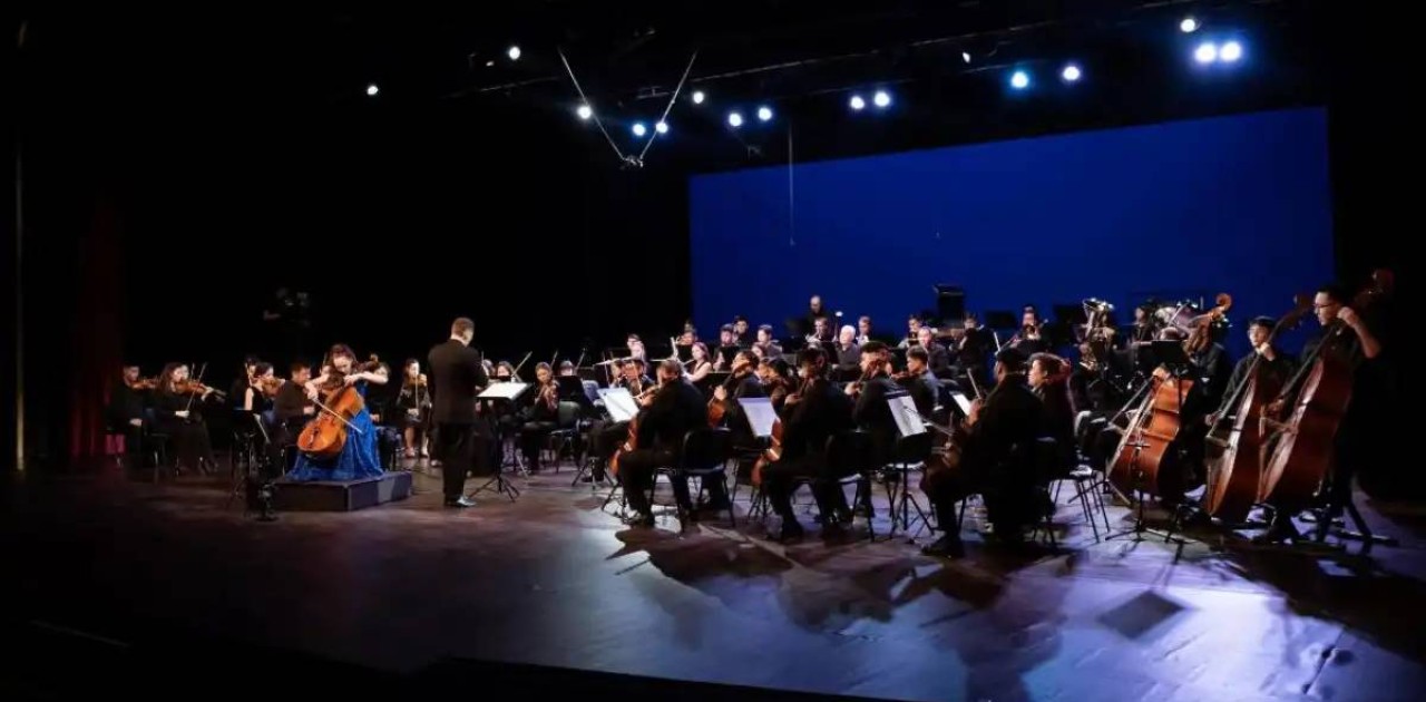 «Қазақконцерт» әртістері Біріккен Араб Әмірліктерінде өнер көрсетті