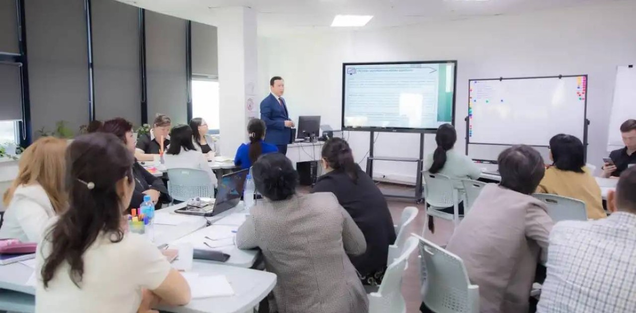 Педагогтердің қаржылық сауаттылығын арттыруға арналған курс басталды