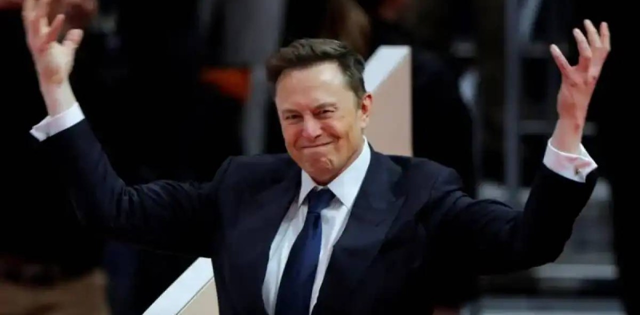 Илон Маск мемлекеттік қызметтен кетті