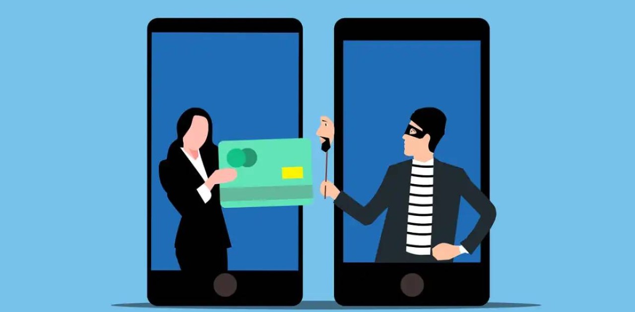 Астанада әйел адам бейтаныс кісіге телефонын беремін деп 100 мың теңгесінен айырылды