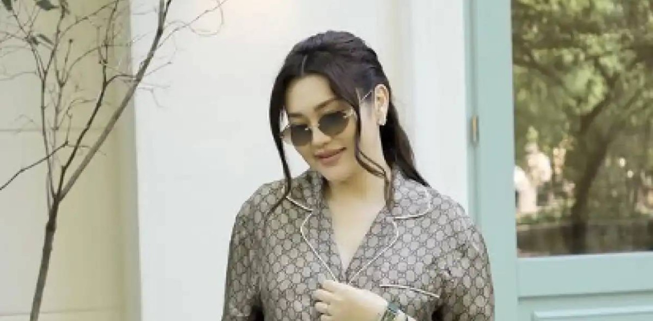 «Мақтаншақтығым бар»: Ерке Есмахан күнделікті өмірде қалай киінетінін айтты