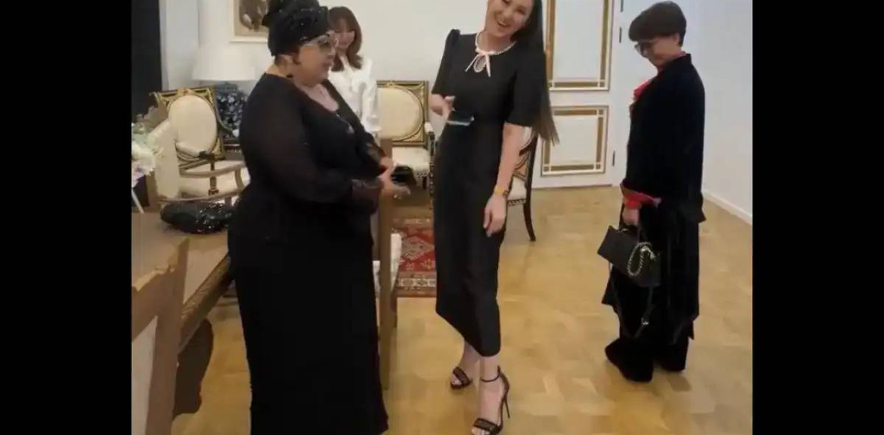 «Туфлиіңді шеш»: Мақпал Жүнісова Гүлнұр Оразымбетоваға ескерту жасады