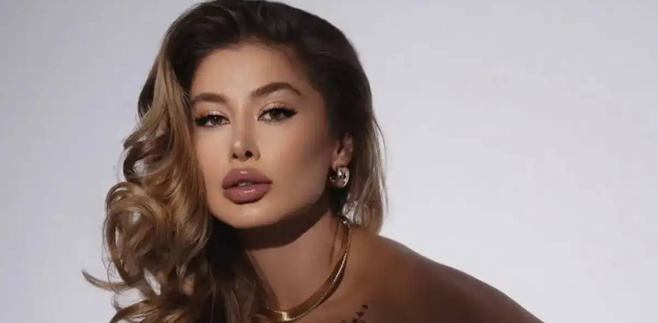 «Ерте күйеуге шықпаңдар, карьера жасап алыңдар»: атышулы блогер қыздарға ақыл айтты