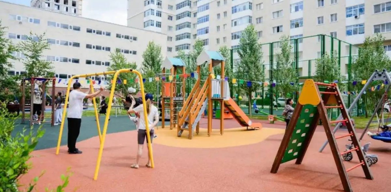 Нұра ауданында Астана күніне орай аулалар мен гүлзарлар ашылды