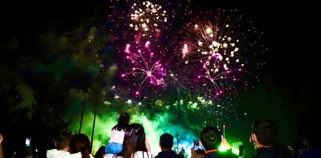 Елордада қала күніне орай мерекелік отшашу өтті