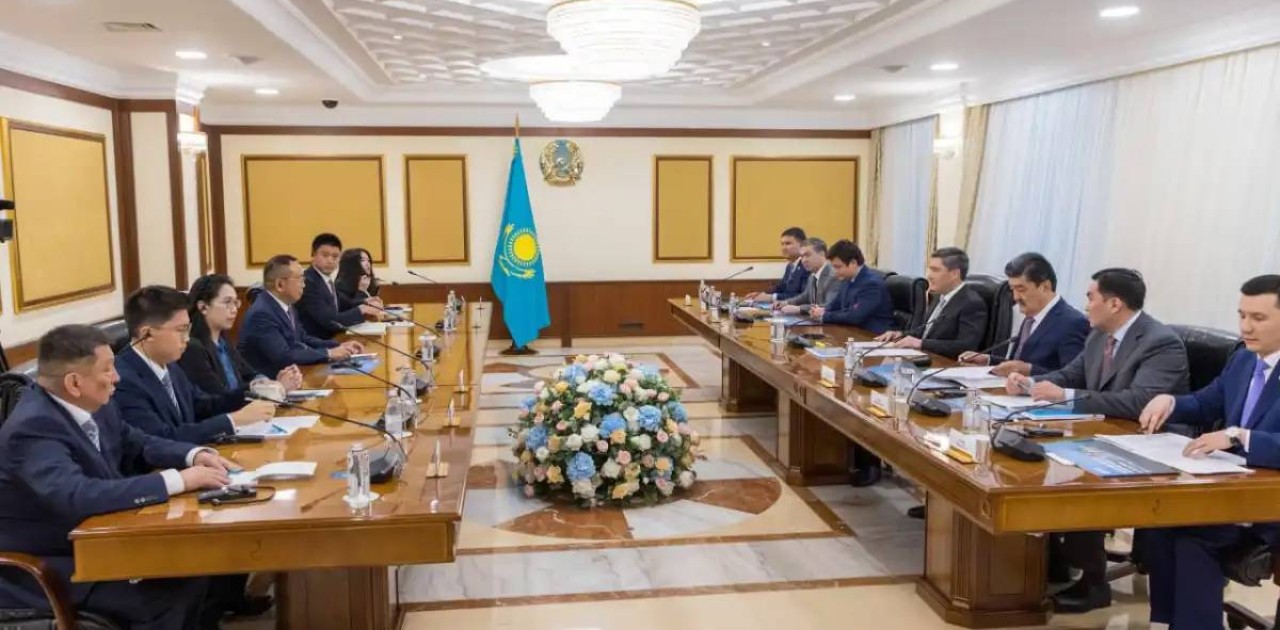 Олжас Бектенов Қытай компаниясының басшысымен кездесті