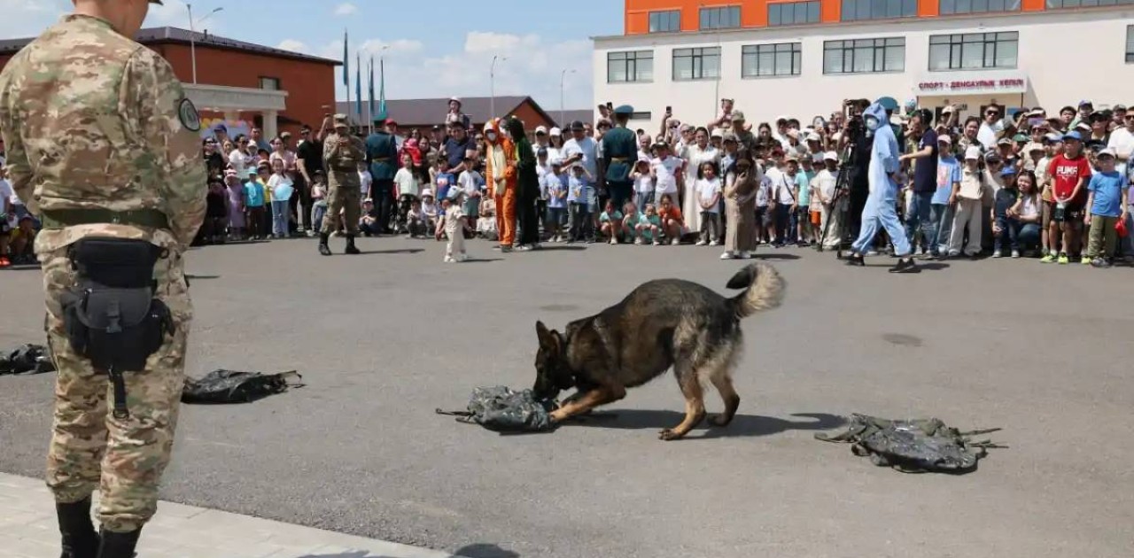 Ұлттық ұлан бүлдіршіндерге ерекше мереке сыйлады