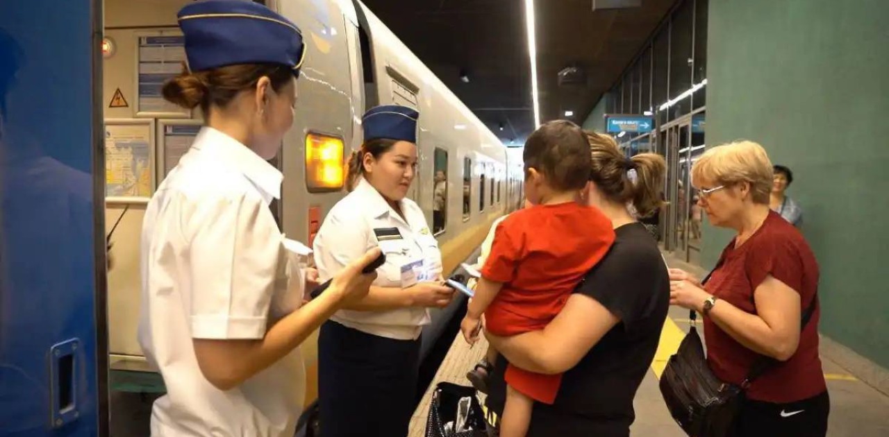 Жазда 7 млн-нан астам жолаушы теміржол көлігімен тасымалданады