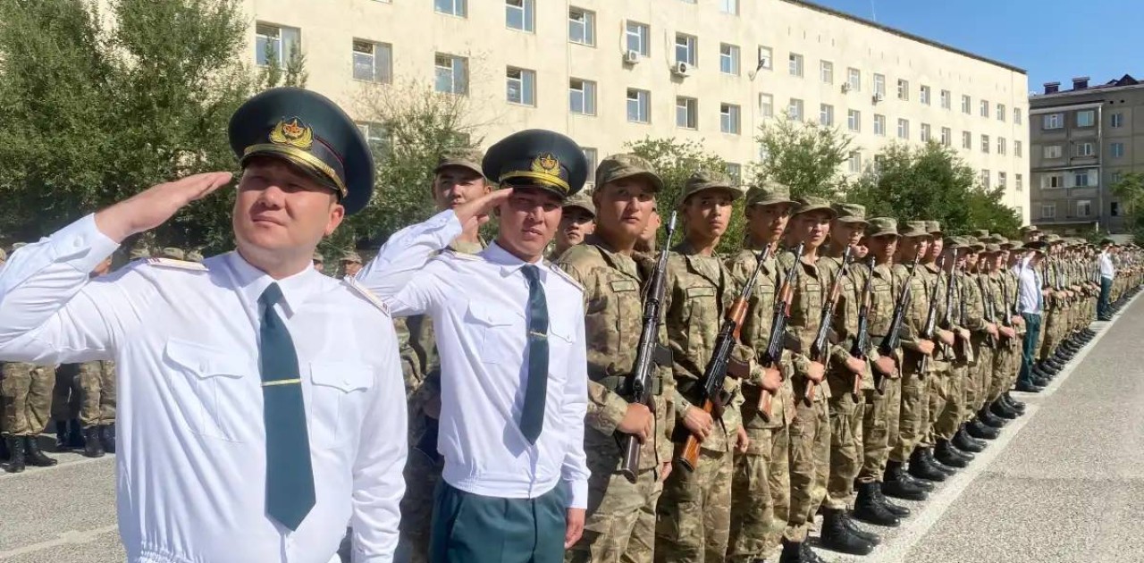 Шымкентте 400-ге жуық жас сарбаз әскери ант қабылдады