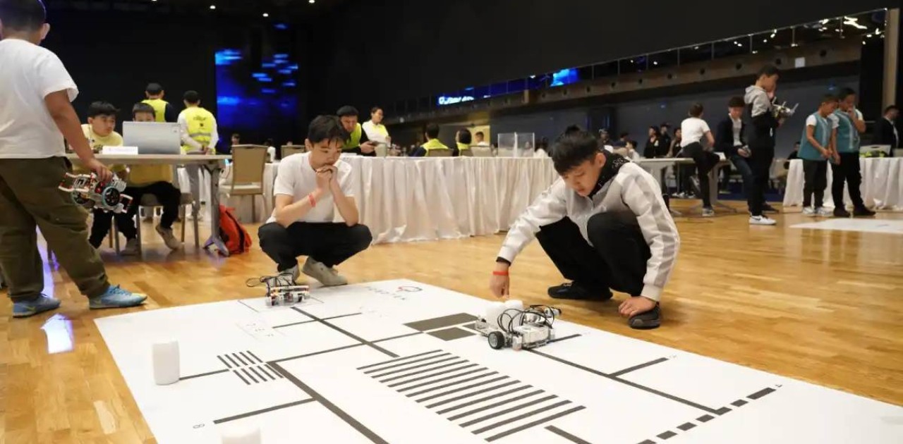 «Келешек мектептерінің» оқушылары Қытайда ел намысын қорғайды