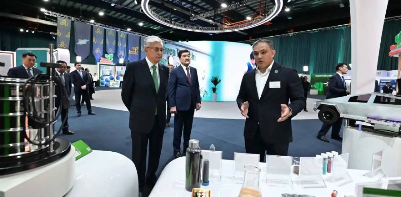 Тоқаев «Таза Қазақстан» экофестиваліне арналған көрмені тамашалады