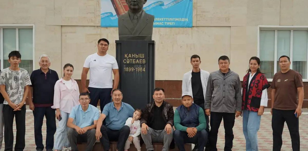 Зерттеуші Абылайхан Қалназаров: Қажымұқан тасының  салмағы –  шамамен 480 келі