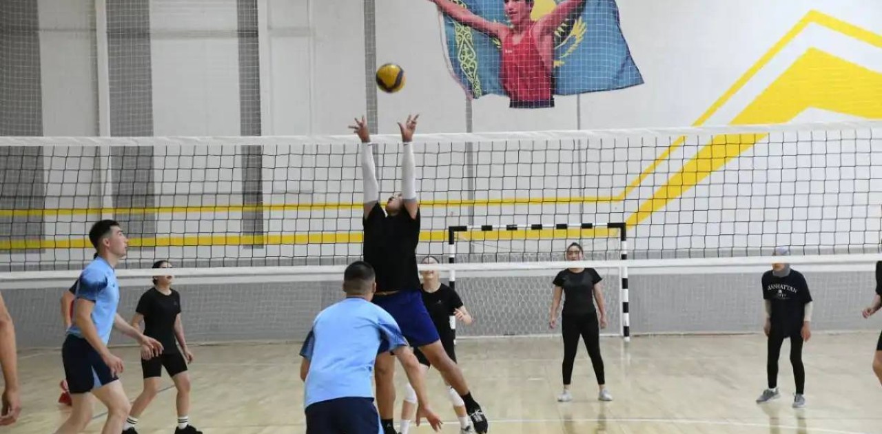 Астана күніне орай елорданың «Сарайшық» ауданында волейбол турнирі басталды