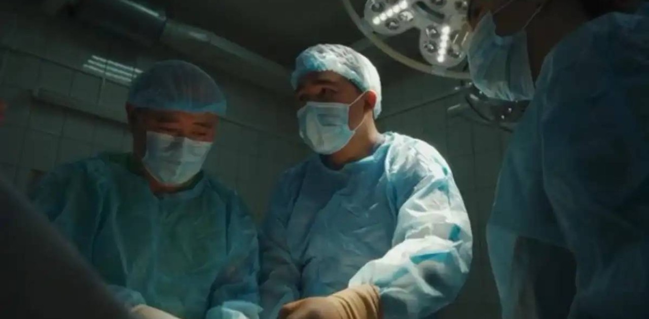 Атырауда бұрын-соңды жасалмаған тізе буынын қалпына келтіру отасы сәтті аяқталды