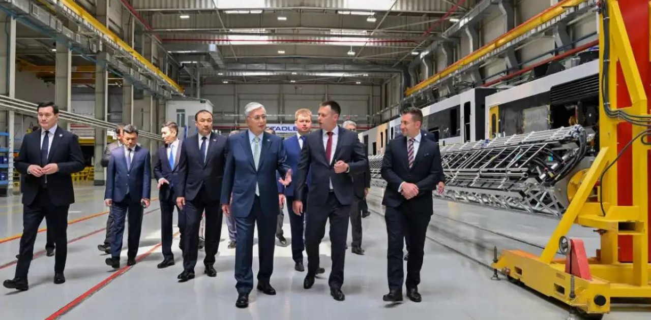 Президент Stadler Kazakhstan зауытымен танысты