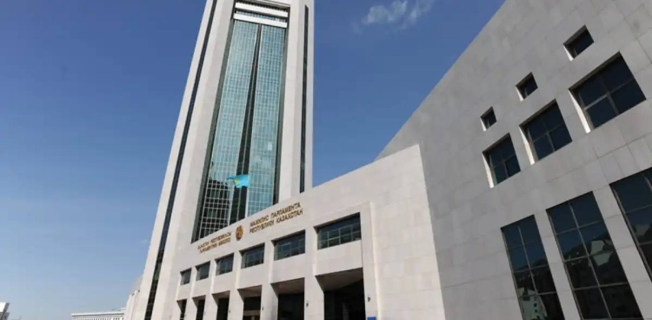 Мәжілісте «Жасанды интеллект туралы» жаңа заң жобасы қаралды