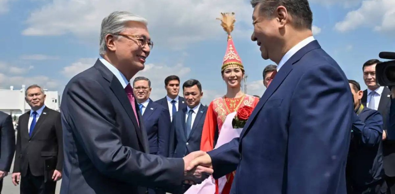 Президент Тоқаев ҚХР Төрағасы Цзиньпинді қарсы алды