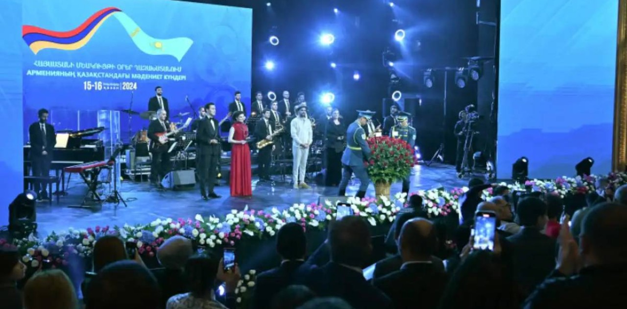 Тоқаев пен Хачатурян Арменияның Қазақстандағы мәдениет күндерінің ашылу салтанатына қатысты