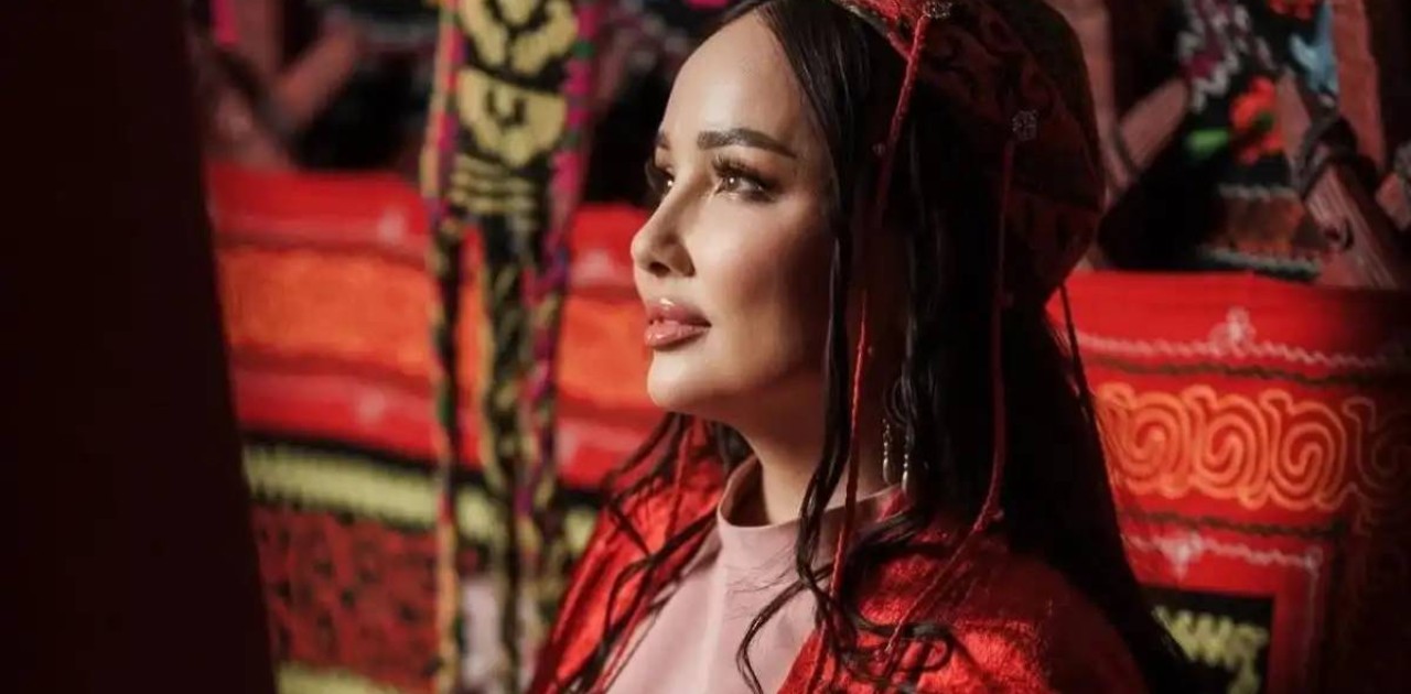 «Қазақтарды менсінбейді»: Әнші Жазира Байырбекова шу шығарды