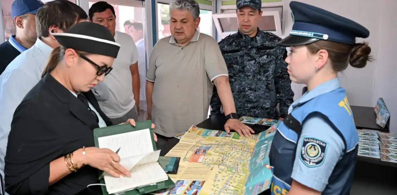 Вице-премьер Алакөл көлі жағалауының жер пайдалану картасымен танысты