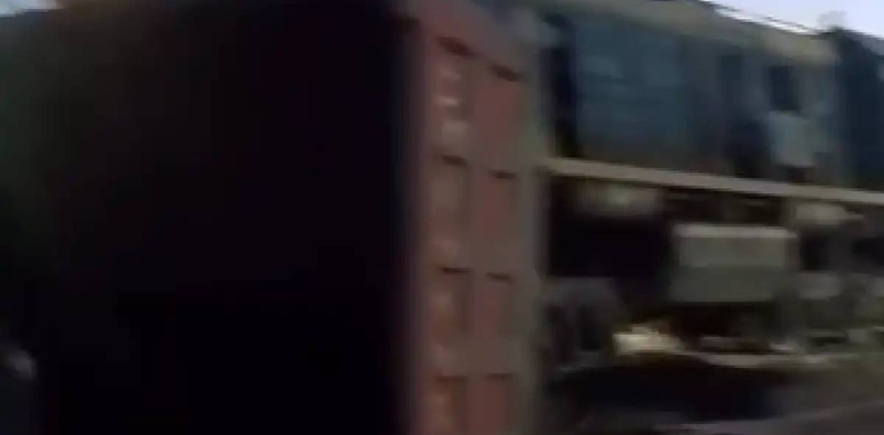 Түркістан облысында тепловоз жүк көлігіне соғылды (ВИДЕО)