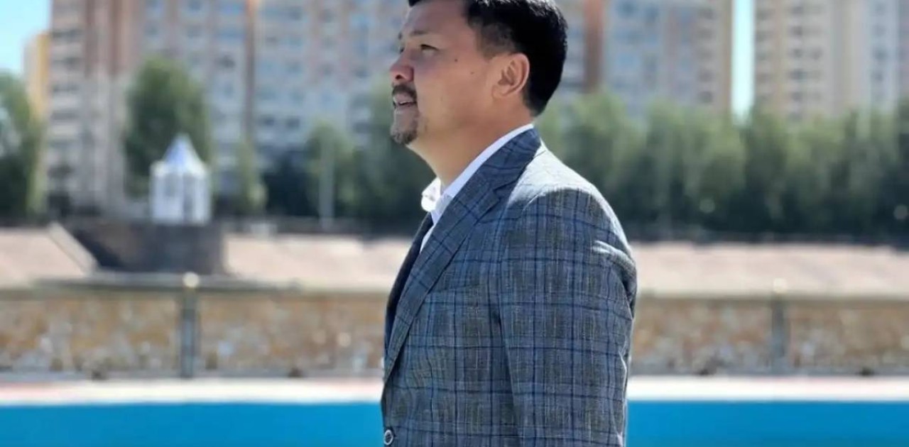 «Бауырыңның үйіне де бара алмайсың»: Белгілі әнші отбасылық мәселені көтерді