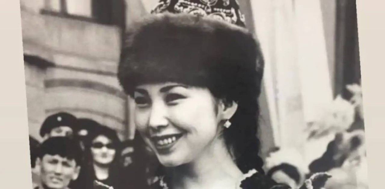 «Шетелге алғаш шығуым»: Қарақат Әбілдина 27 жыл бұрынғы естелікті бөлісті