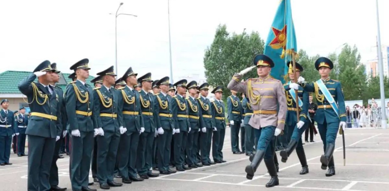 Қарулы күштер қатары әскери колледждің 90 түлегімен толығады