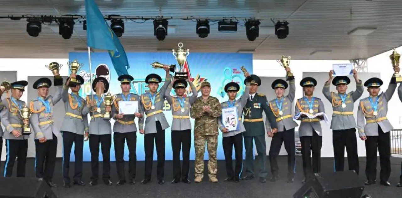 Қорғаныс министрі әскери-патриоттық жиын жеңімпаздарын марапаттады