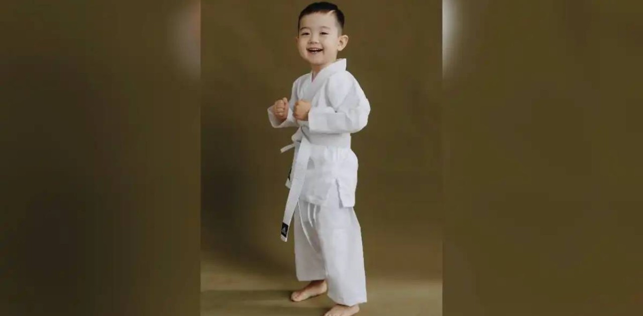 «Бастысы – жақсы азамат болуы»: 33 миллион қаралым жинаған астаналық Санжардың ата-анасымен сұхбат