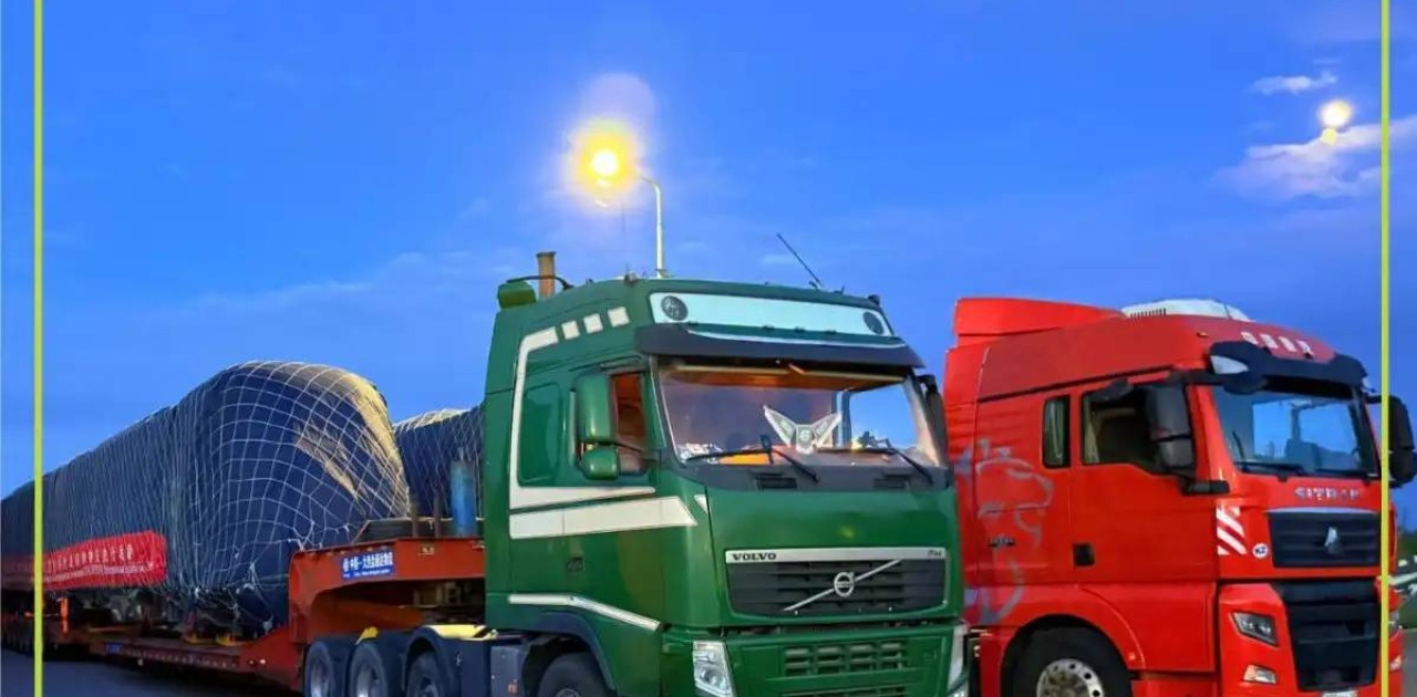 LRT алғашқы екі құрамы Астанаға жеткізілді (ВИДЕО)