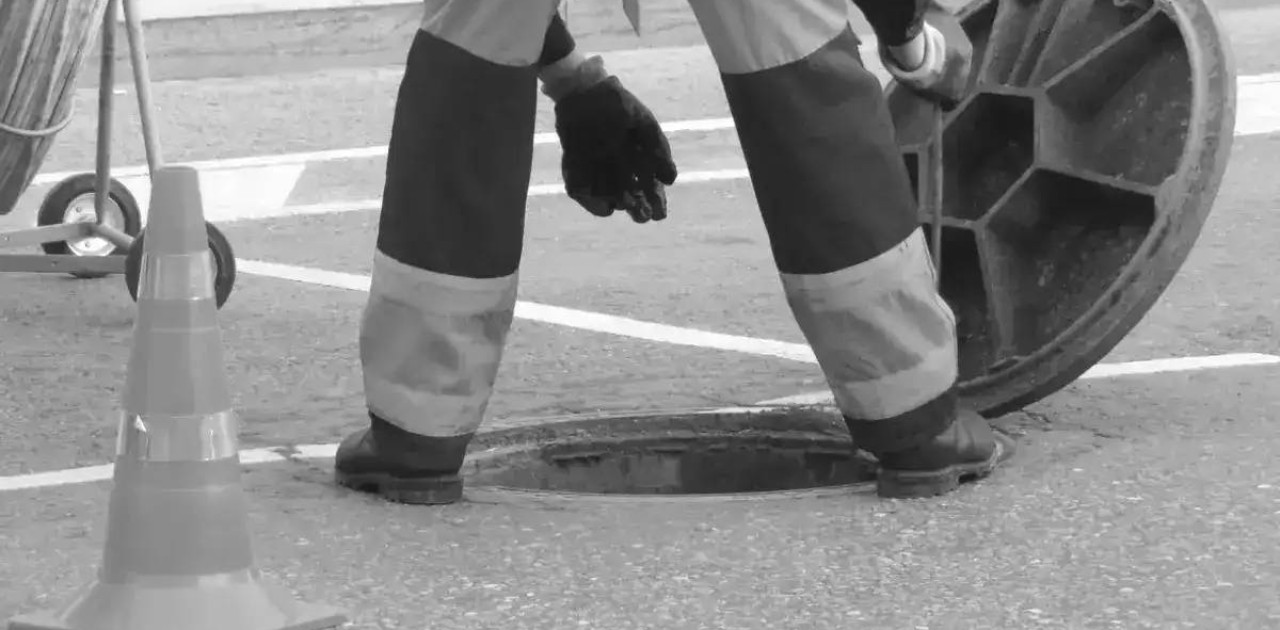 Қарағандыда екі жұмысшы құдықты тазарту кезінде көз жұмды